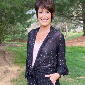 Cabi 5978 Impetuous Top Spring 2021 Small EUC